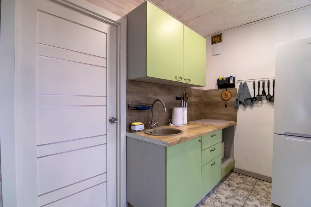 Дом в стиле лофт с своим озером на территории