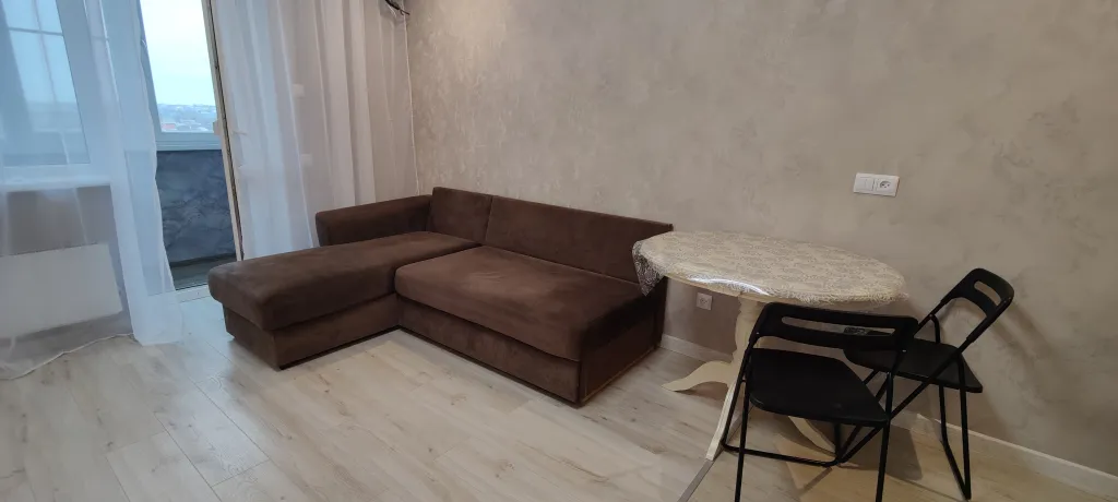 Квартира-студия в 30 кв.м. с 2  кроватями