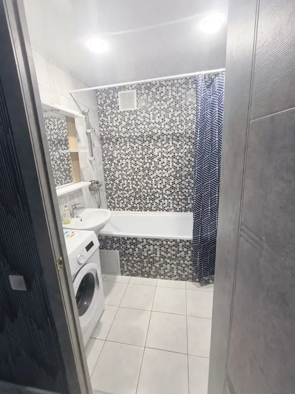 Просторная 4 -комнатная квартира возле московского проспекта