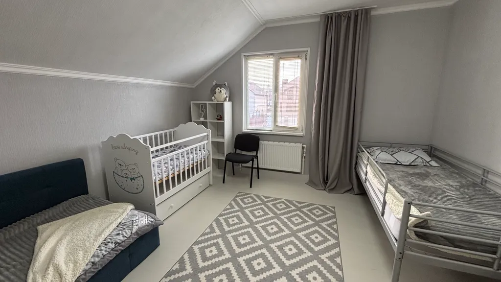 Дом в Анапе с банным чаном для дружной компании в окружении сада