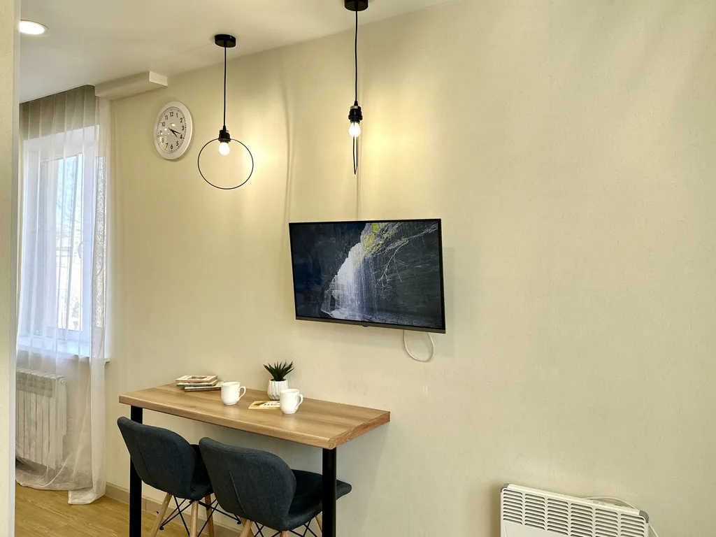 Студия с дизайнерским ремонтом