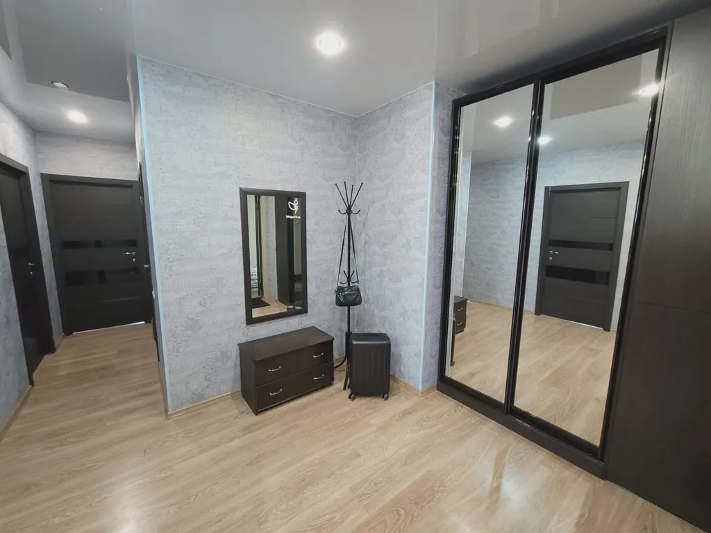 Просторная трёхкомнатная квартира с балконом