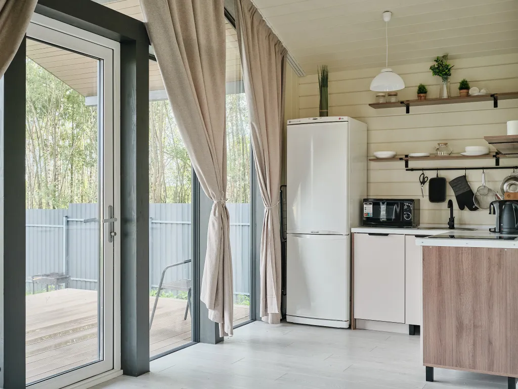 Коттедж Новый дом с сауной и детской/спортивной площадкой — Капорки