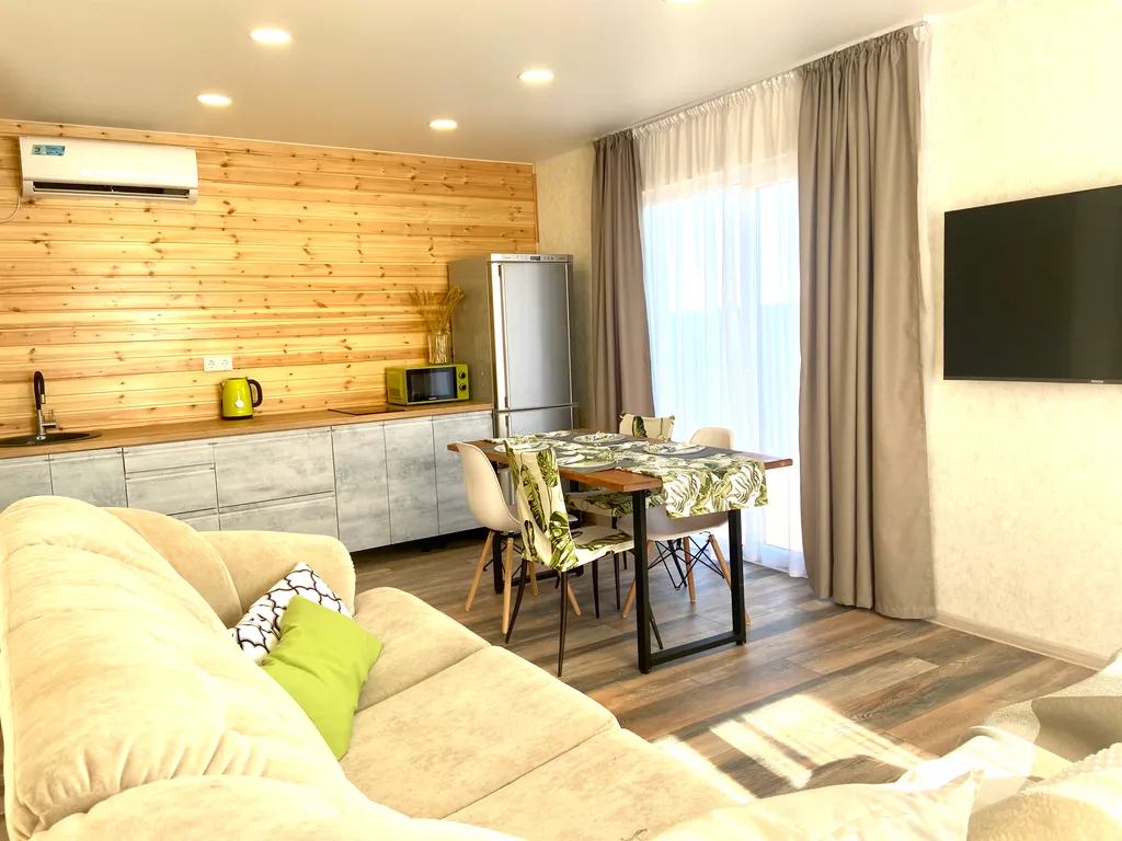 Стильный загородный дом с бассейном