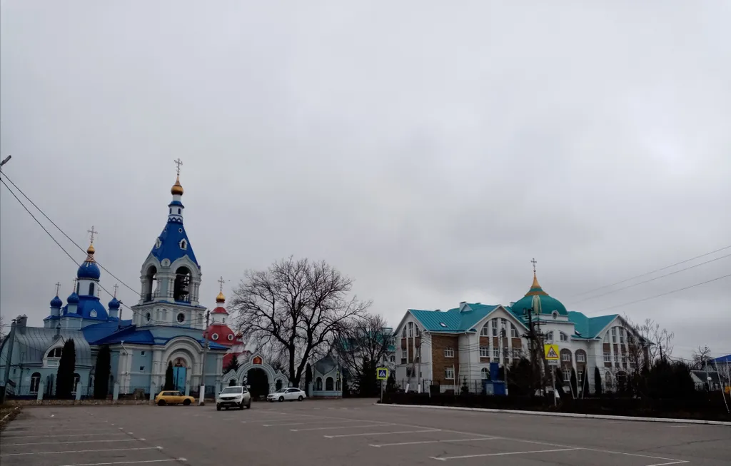 Комната с частичными удобствами в доме у реки