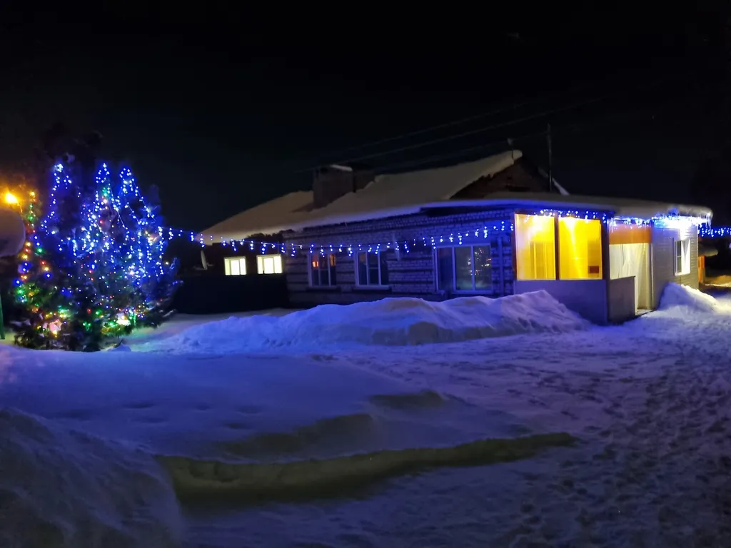 Часть дома с камином