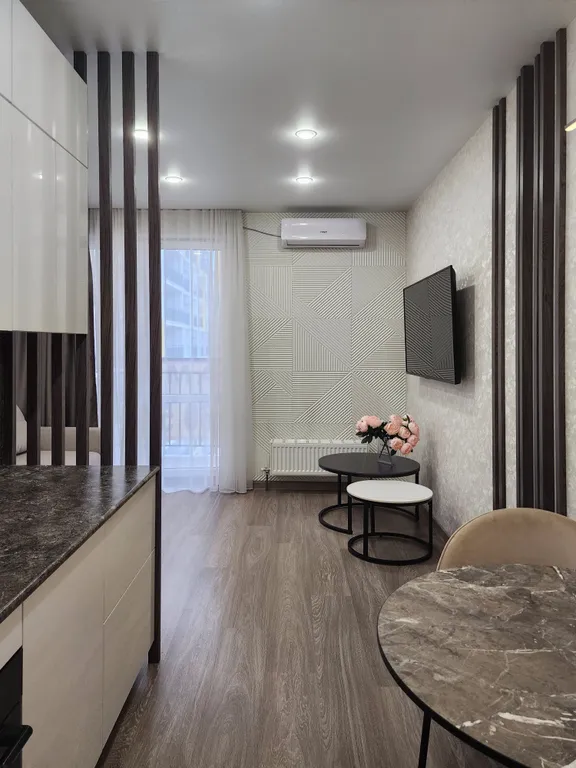 Просторная студия для четырёх человек