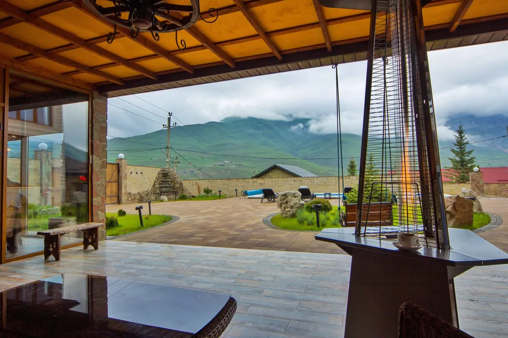 Дом в горах с бассейном