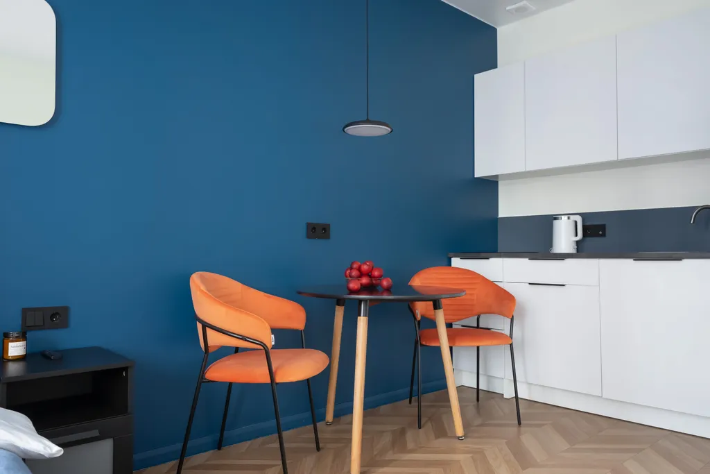 Квартира Квартира Стильная студия Тёмно-синяя в центре — Калининград