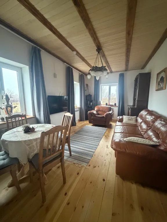 Дом у реки в тихом месте, деревенский стиль, веранда, мангал