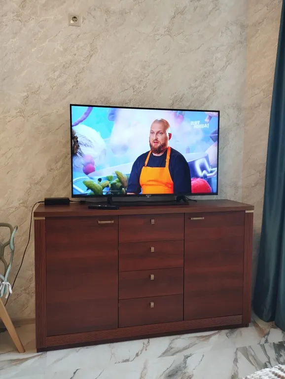 Новая квартира с хорошим ремонтом . Метро Котельники рядом.