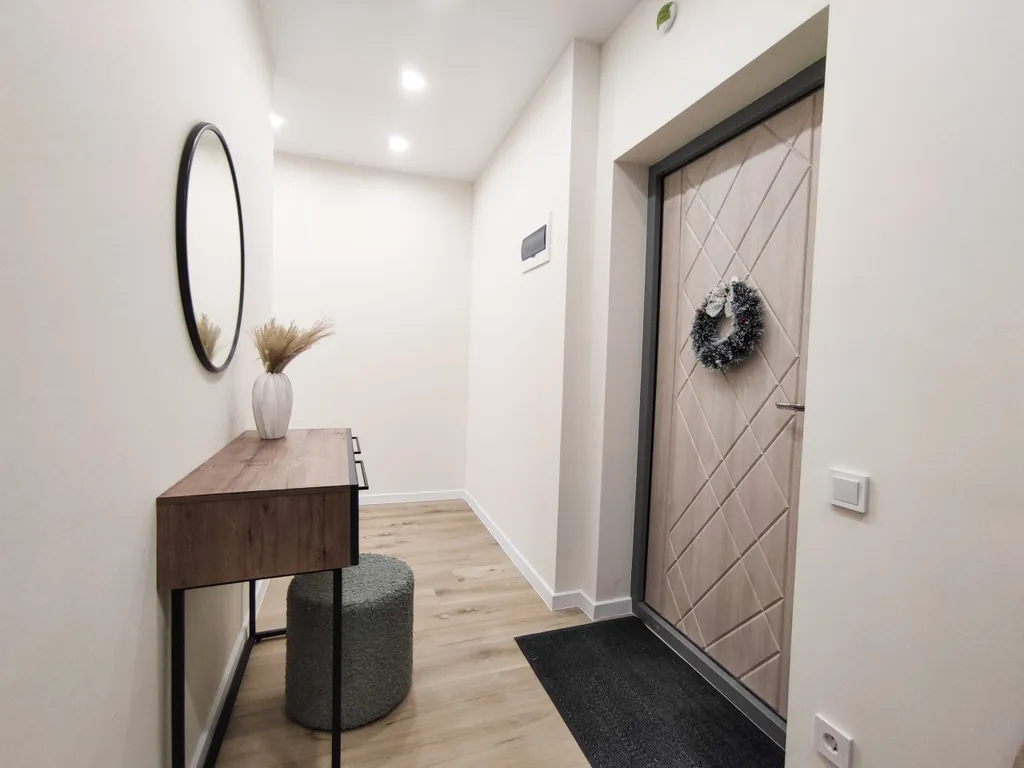 Большая, трехкомнатная квартира в центре Новосибирска