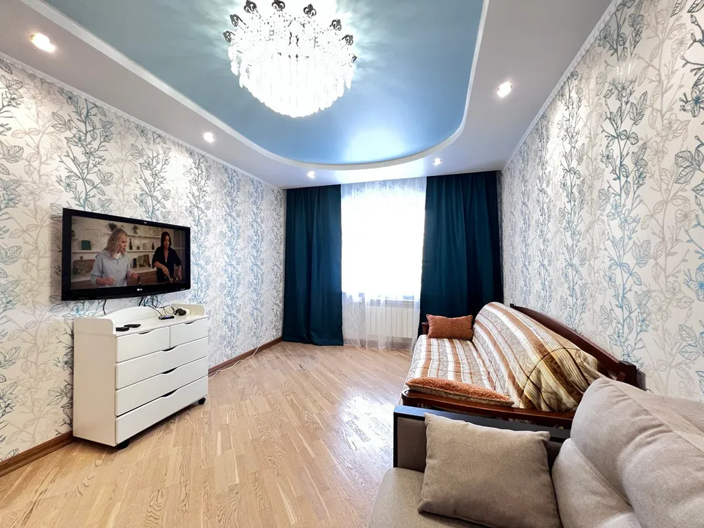 Двухкомнатная, БОЛЬШАЯ, ЦЕНТР