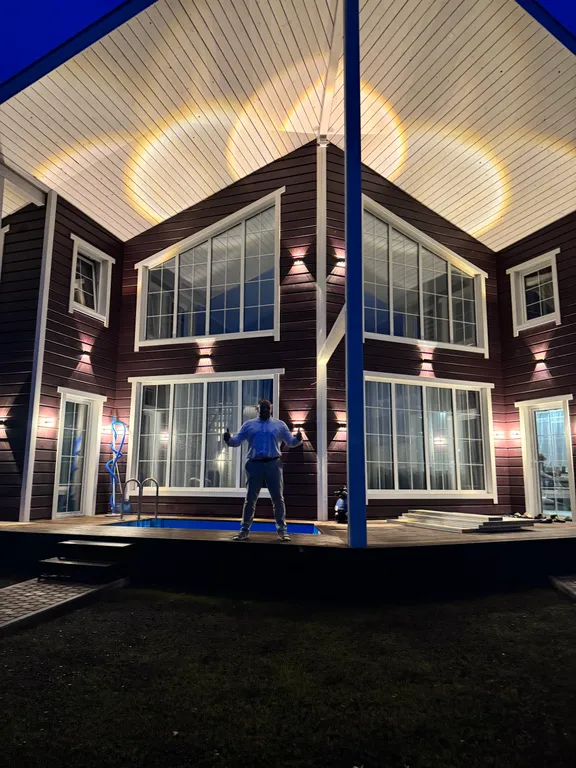 Новый коттедж с сауной и бассейном