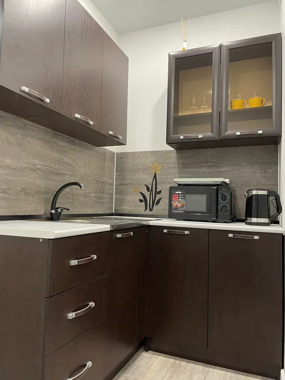 Просторная квартира-студия с отдельной кухней