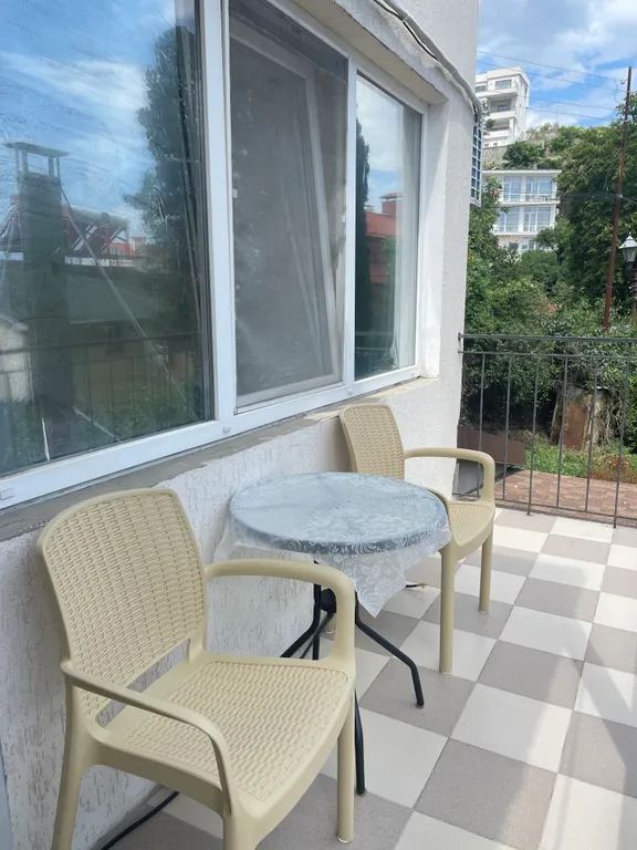 Уютная комната в частном доме  со своим двором.