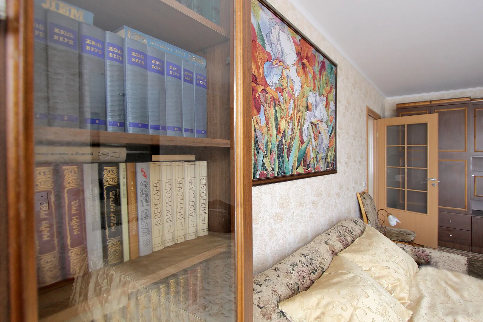 2-ая сп-я: кровать 1,4м. + кресло-кровать, телевизор