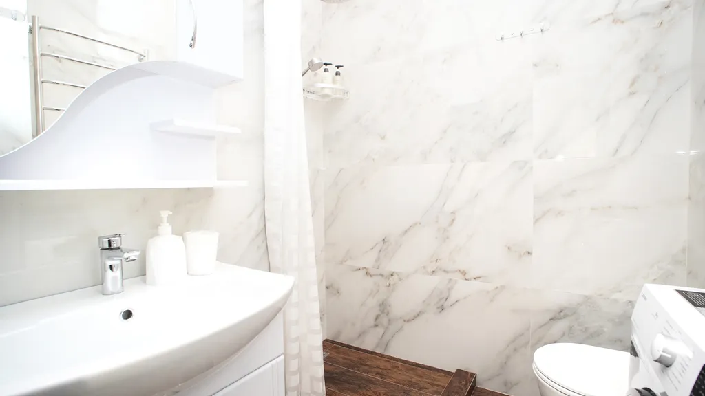 Просторная и уютная студия с балконом, идеальный вид на горы, центр