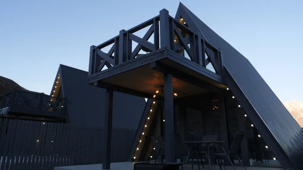 Уютный, новый дом с видом на Куртатинское ущелье