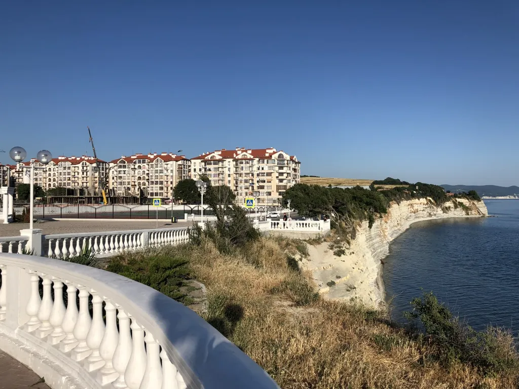 Квартира Квартира Дизайнерская прелестная евродвушка на берегу моря — Геленджик