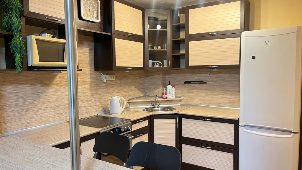 Дом у пруда