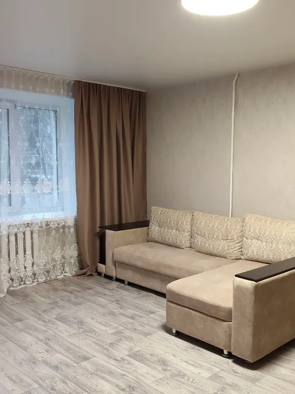 Просторная теплая квартира у Бульвара Нефтепереработчиков