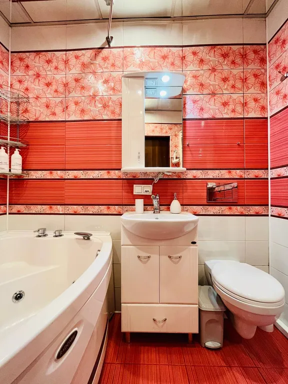 Квартира Уютная евро 3-комнатная квартира в 1 минуте от метро Академическая — Москва