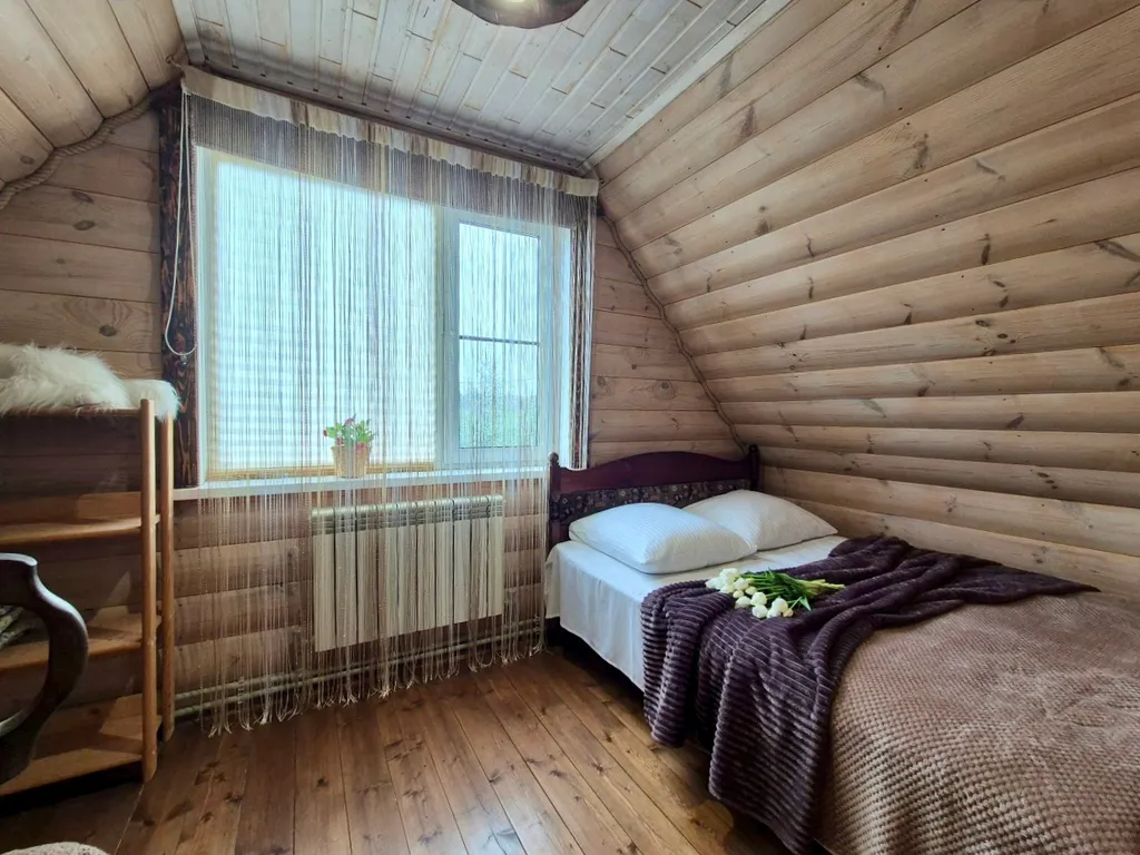 Дом с сауной, теплой купелью и аэрохоккеем на берегу водохранилища