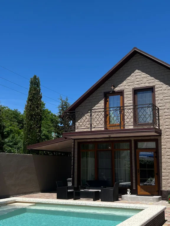 Коттедж «Семейный с видом на горы»