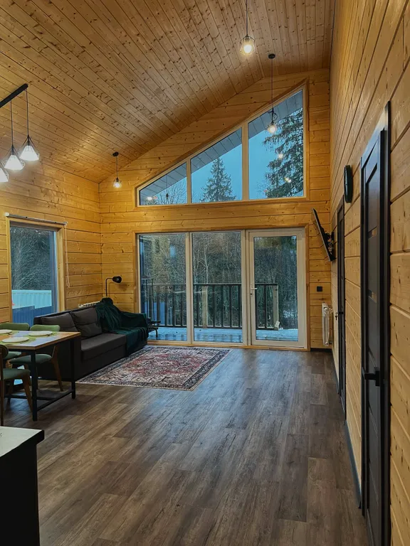 Коттедж Уютный загородный дом с сибирским чаном и спальней с видом на лес — Истра