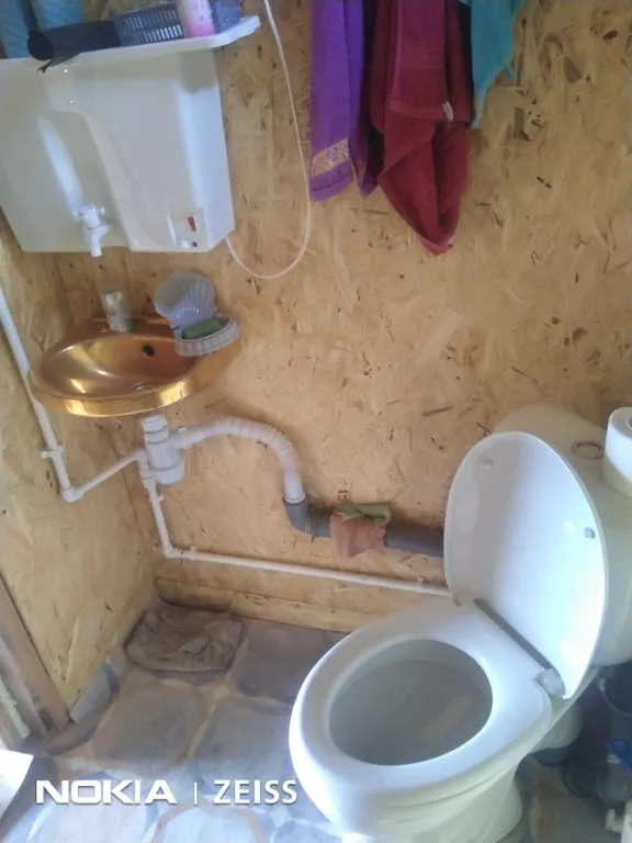 Страна Див на 2 гектарах земли, в изоляции и с озером