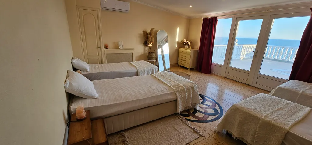 Таунхаус на берегу моря