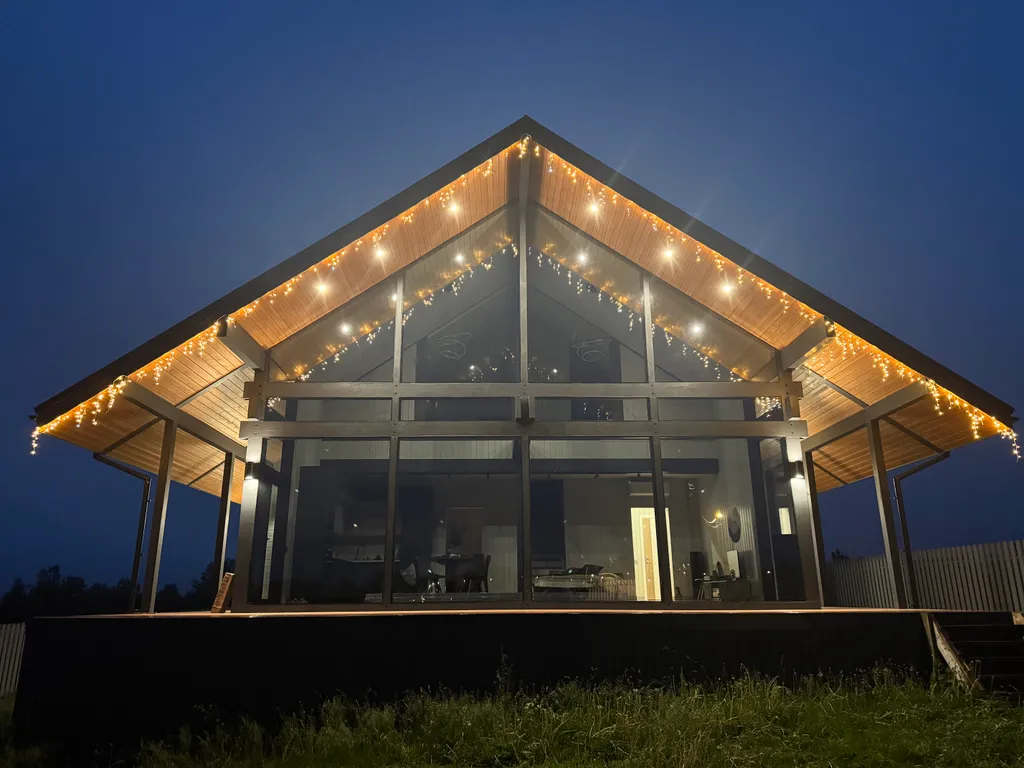 Коттедж Стеклянный дом на берегу Мичуринского озера возле склонов для катания — Мичуринское