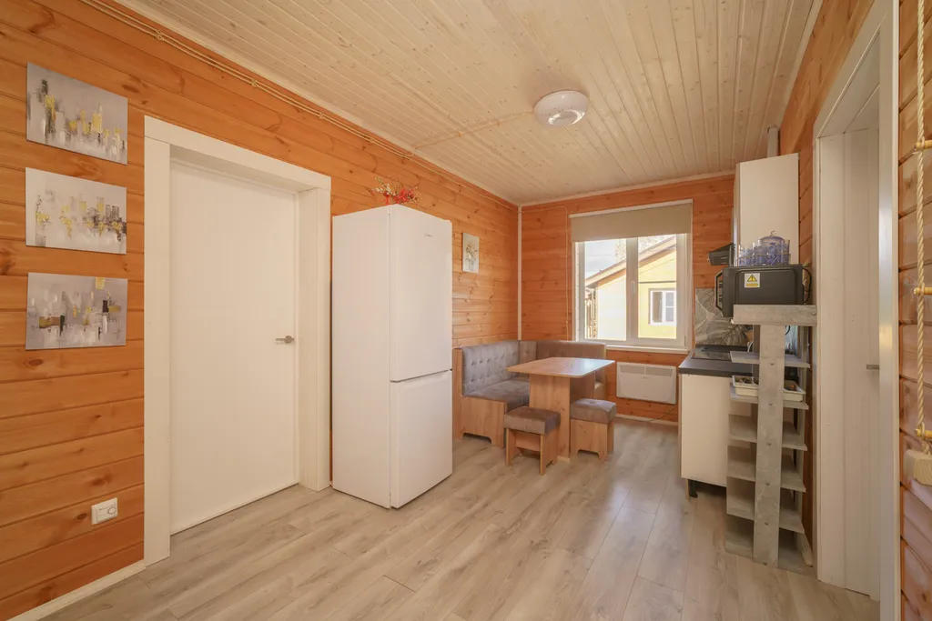 Новый коттедж для отдыха у реки с бассейном и баней