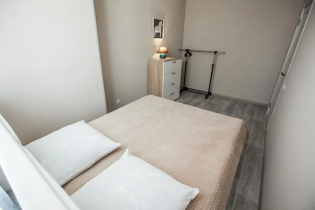 Просторные двухкомнатные апартаменты в стильном районе города