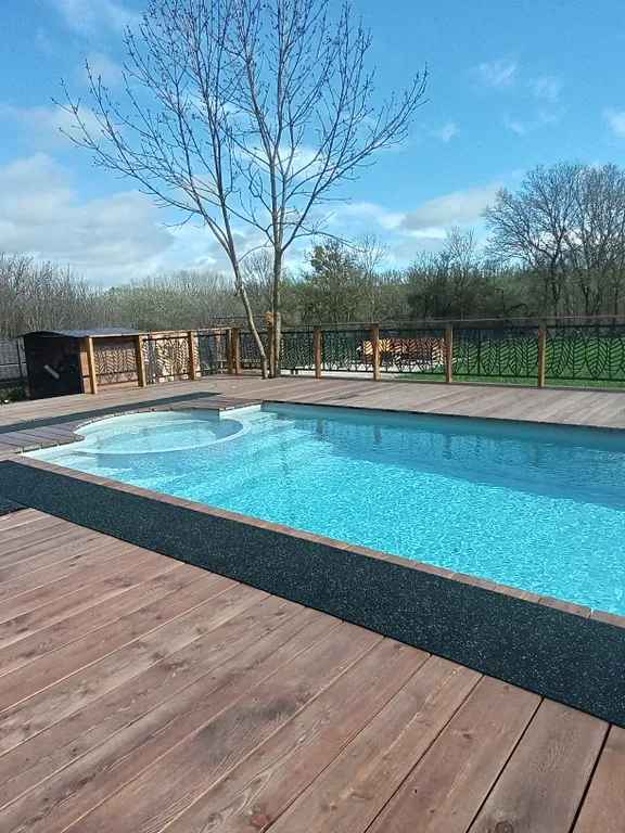 Дом с бассейном