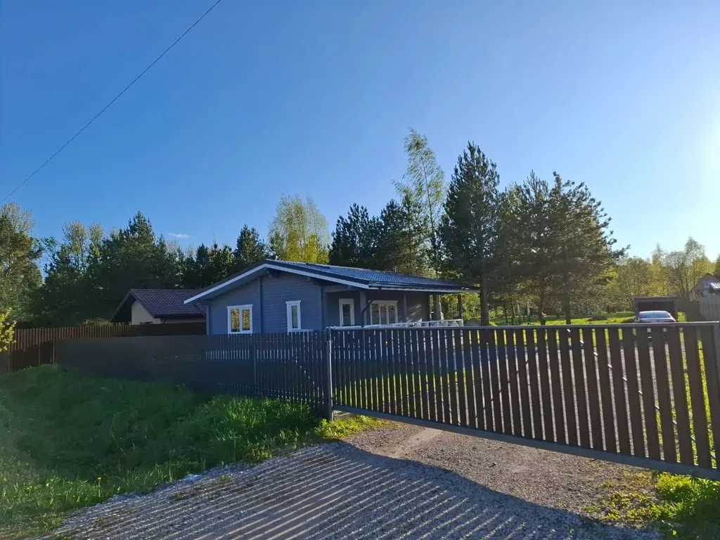 Дом с мансардой в соснах