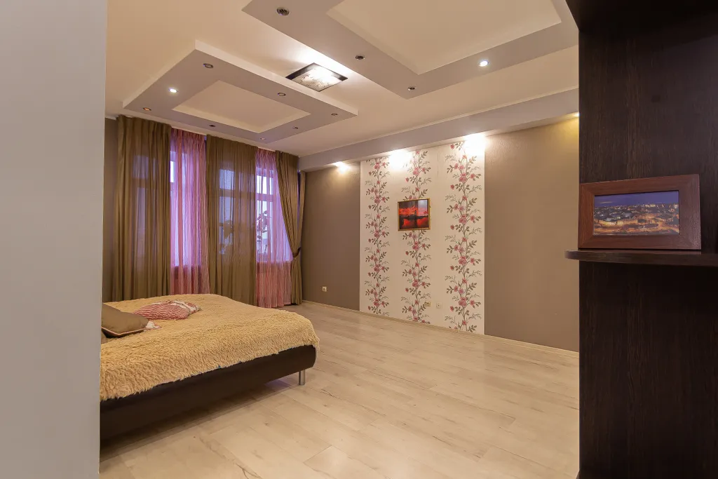 Просторная квартира в центре с видом на залив и замок