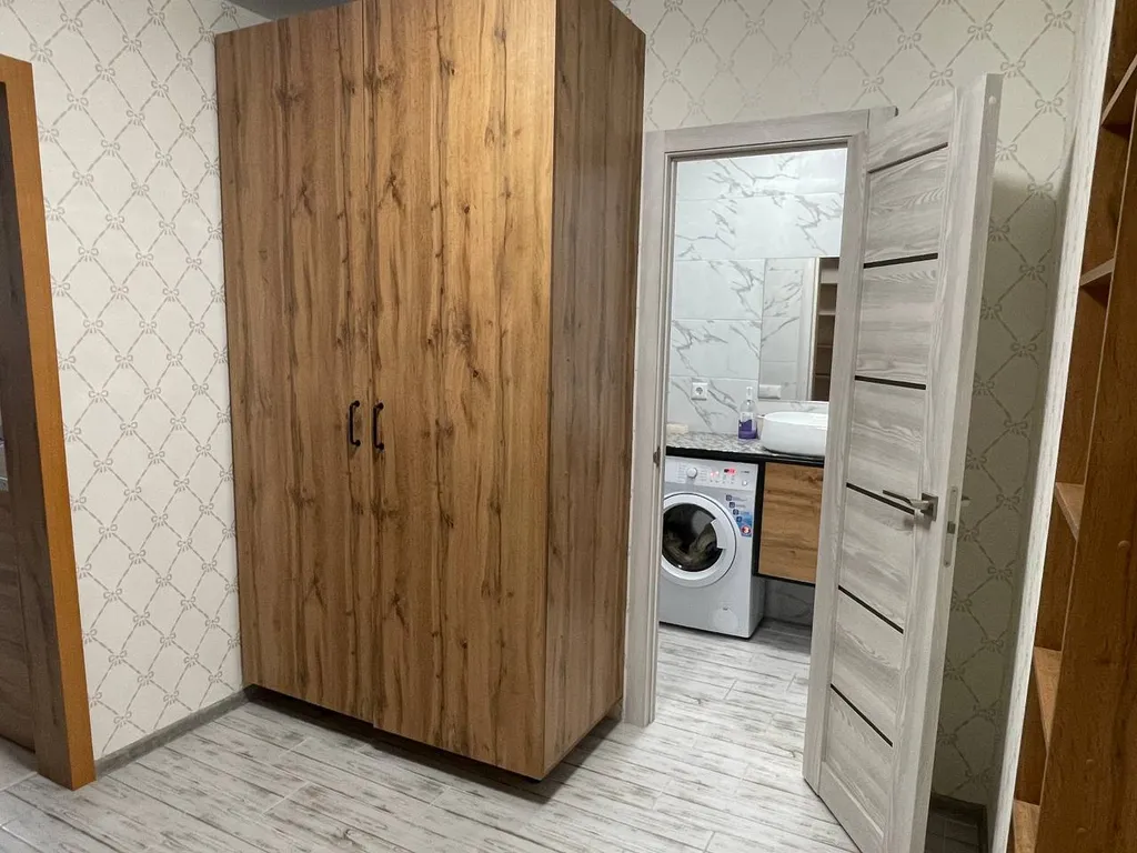 Студия в академе