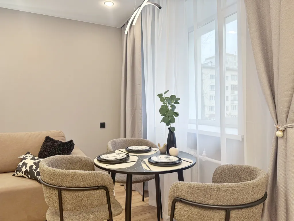 Дизайнерская двухкомнатная квартира в самом центре кирова