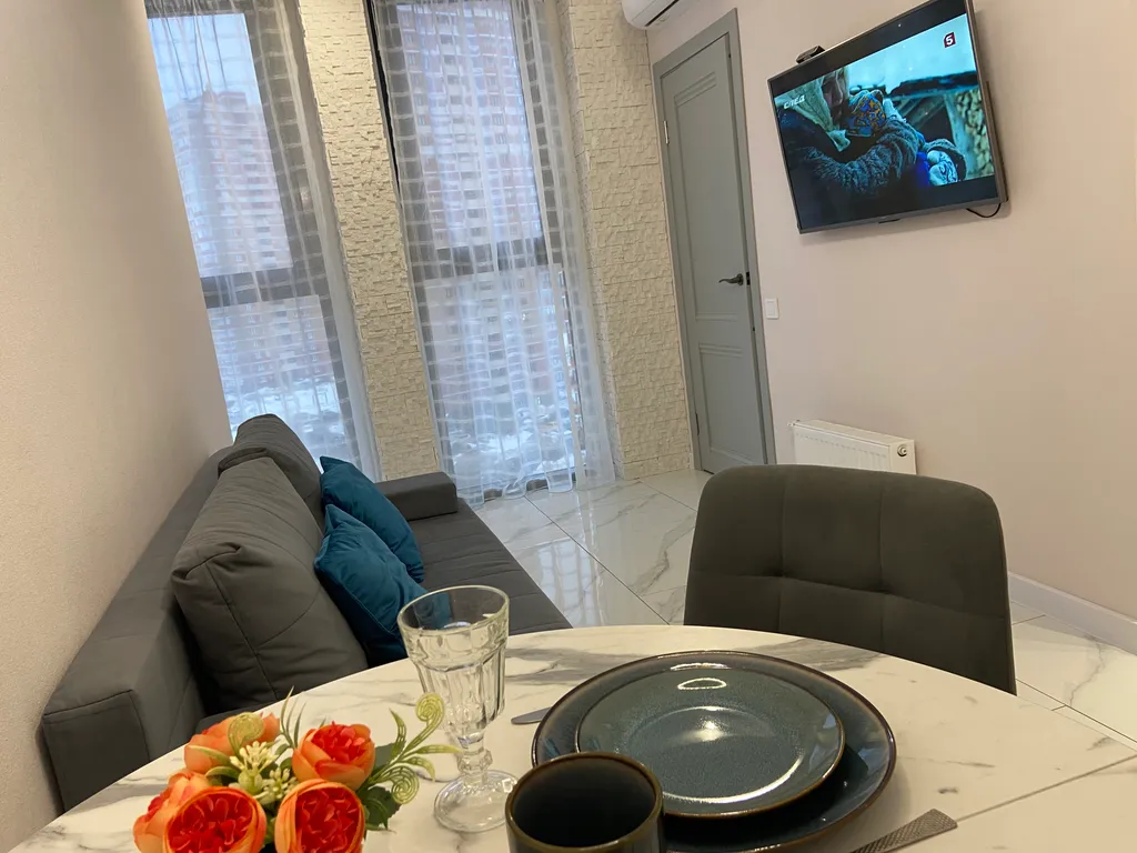 Новая квартира с панорамными окнами в Центральном районе (Глобус, СВУ)