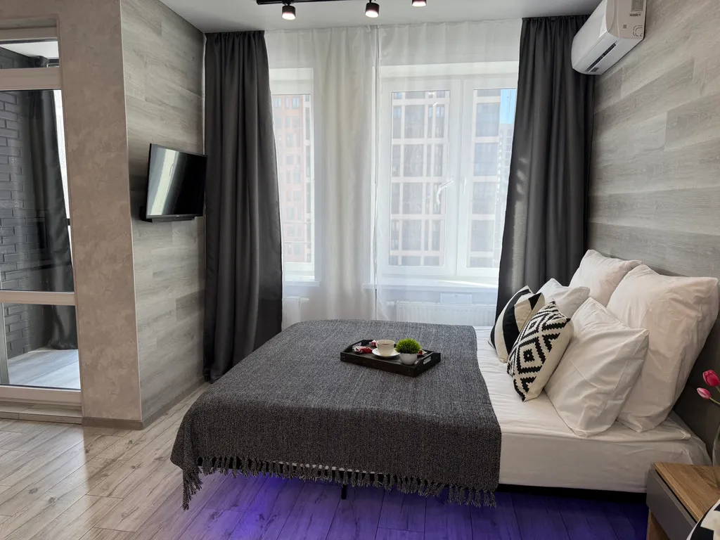 Студия с парящей кроватью