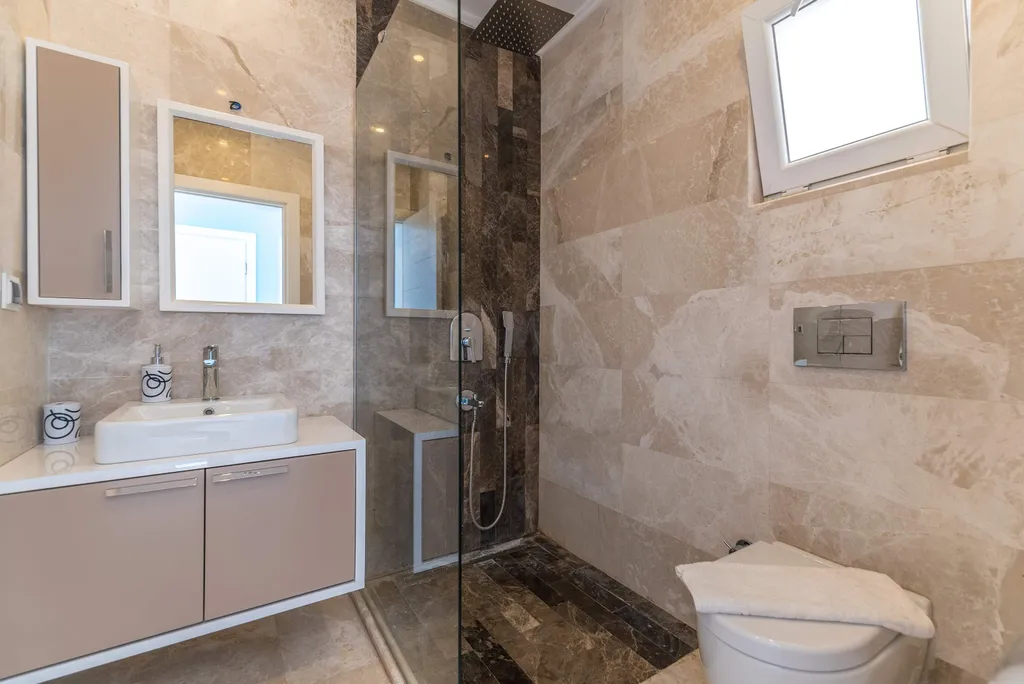 Вилла 466 с крытым бассейном с подогревом