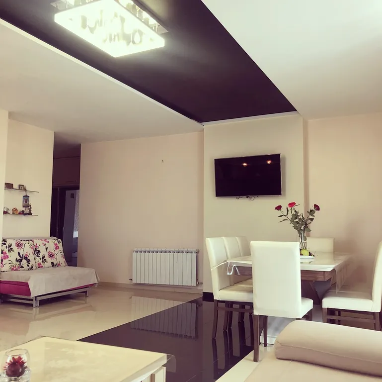 Квартира с видом на море, на берегу моря