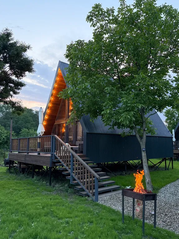 А-Фрейм Морской в новом уютном Глэмпинге в окружении гор. Море, пляж.