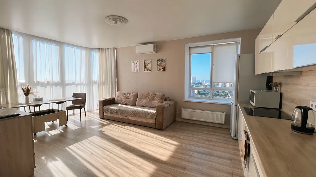 Квартира-студия с отдельной спальней с видом на море — аренда посуточно в Владивосток