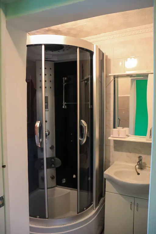 Уютный номер с собственной кухней рядом с морем