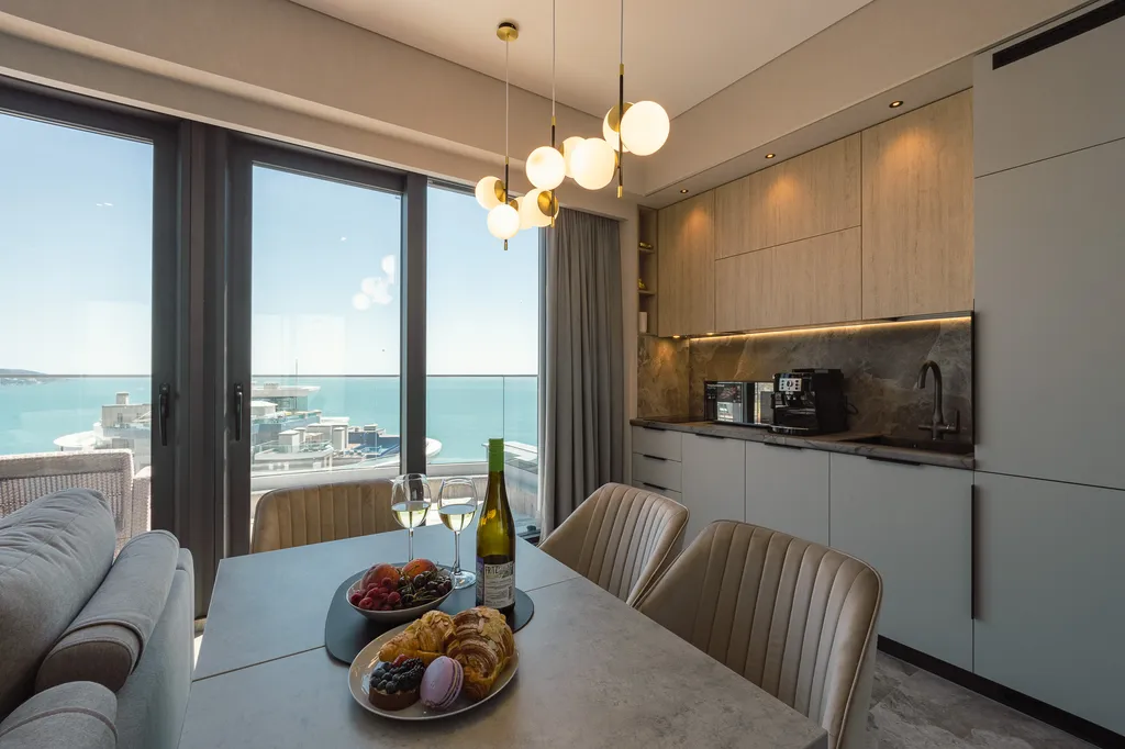 Эксклюзивная квартира с лучшим видом в приморском парке Ялты