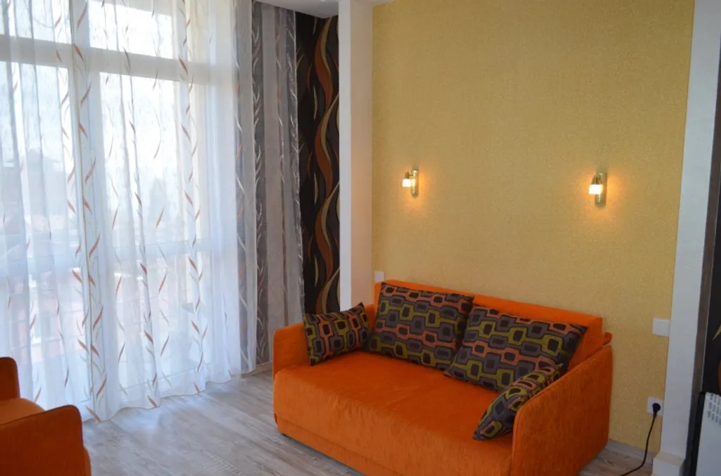 Видовая уютная студия с двумя балконами под горой Кошка