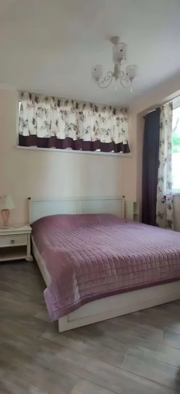 Апартаменты с видом на море, расписными стена и отдельной спальней